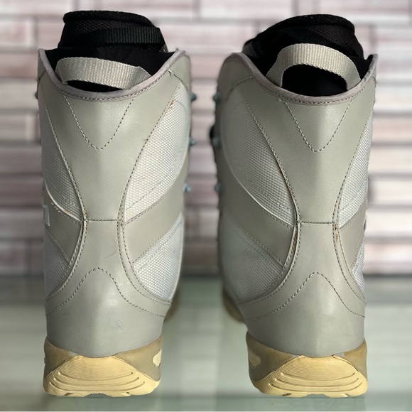 Morrow snowboard boots. Women size 8. Used. Cleaned and sanitized. - Picture 3 of 11